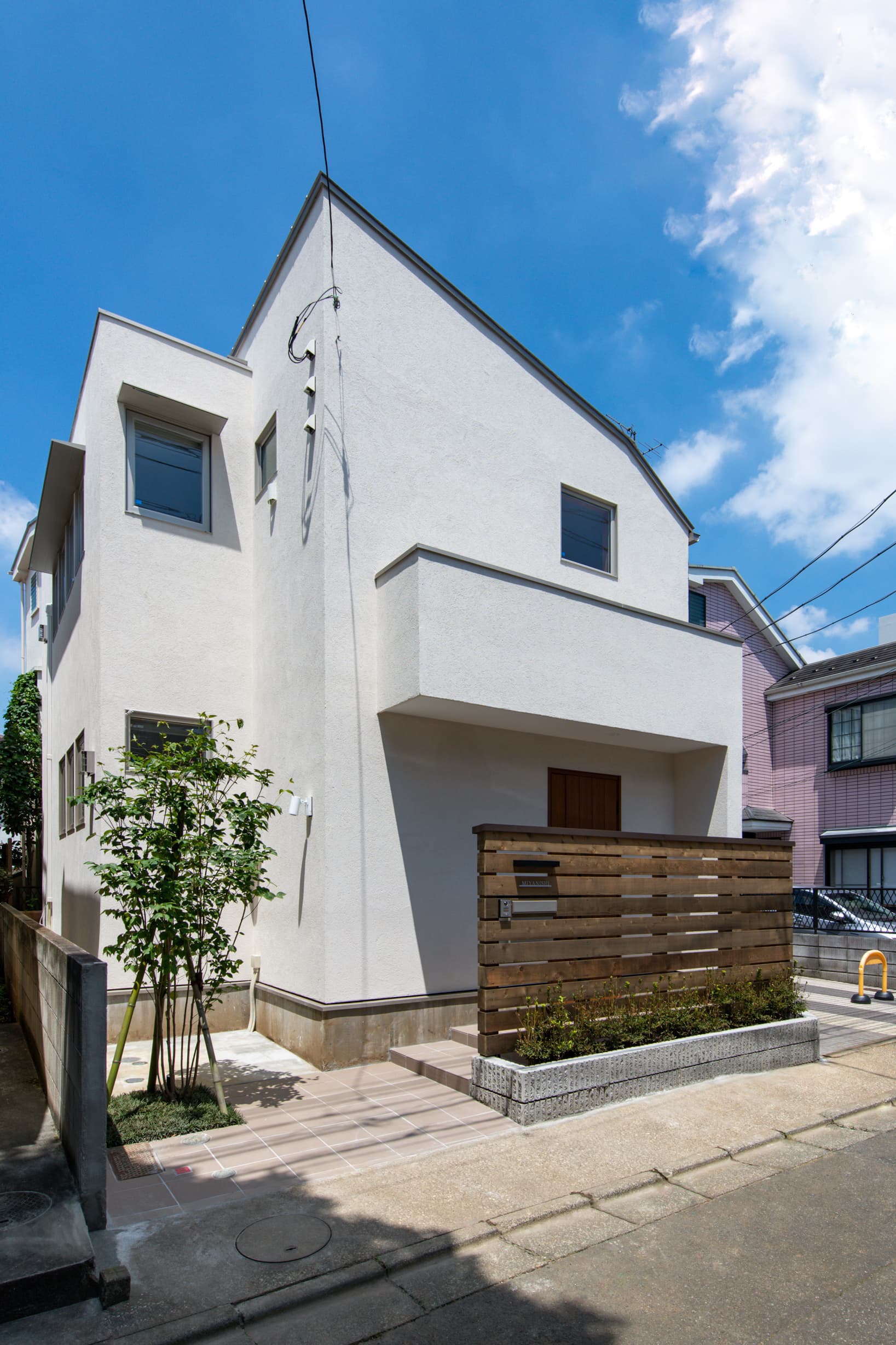 mhouse-2.jpg